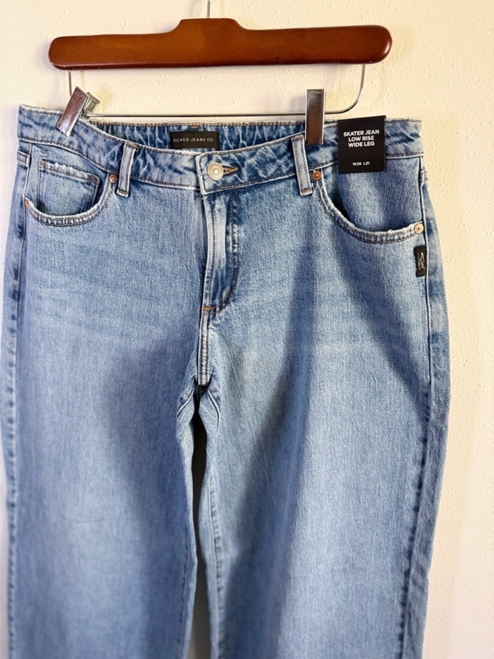 NWT Silver Jeans Co Skater Low Rise Wide Leg Jeans Light Wash W29 L31 - Picture 2 of 6